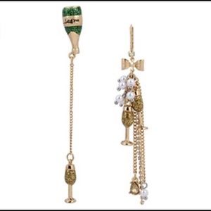 NWT Betsey Johnson Dangle Mismatch Champagne Earrings Glittery